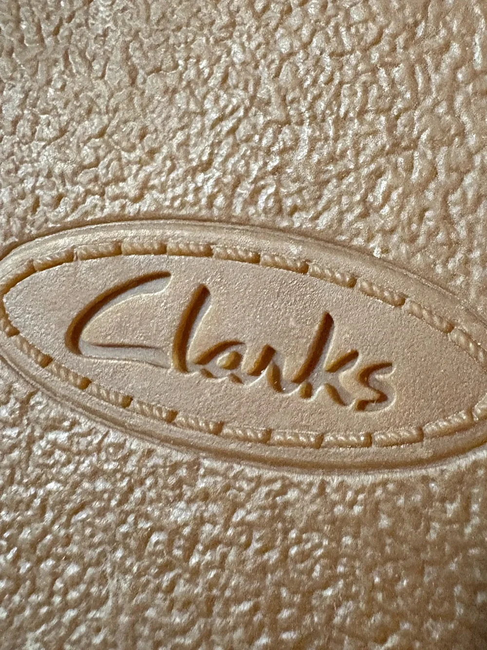 Clarks Desert Boots mens 8M brown suede two-eyelet lace-up crepe rubber sole